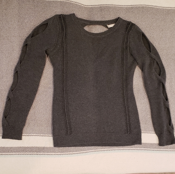 One Grey Day - Cutout Sweater - Picture 7 of 8